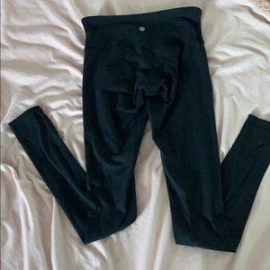 BLACK LULULEMON LEGGINGS